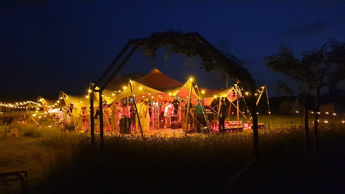 04FCE674-A7E3-4AC7-9B13-D9EC97DA1DC6_1_105_c