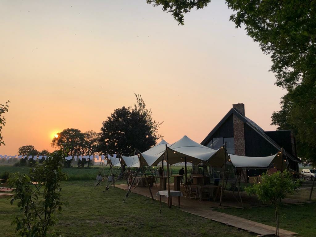 F7DE02EE-C136-41CE-A8E1-B0F4B870412D